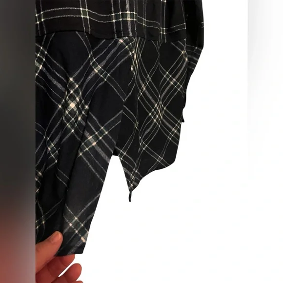 Eden & Olivia Blue and Green Plaid Top Open Back Button Down - Picture 5 of 10